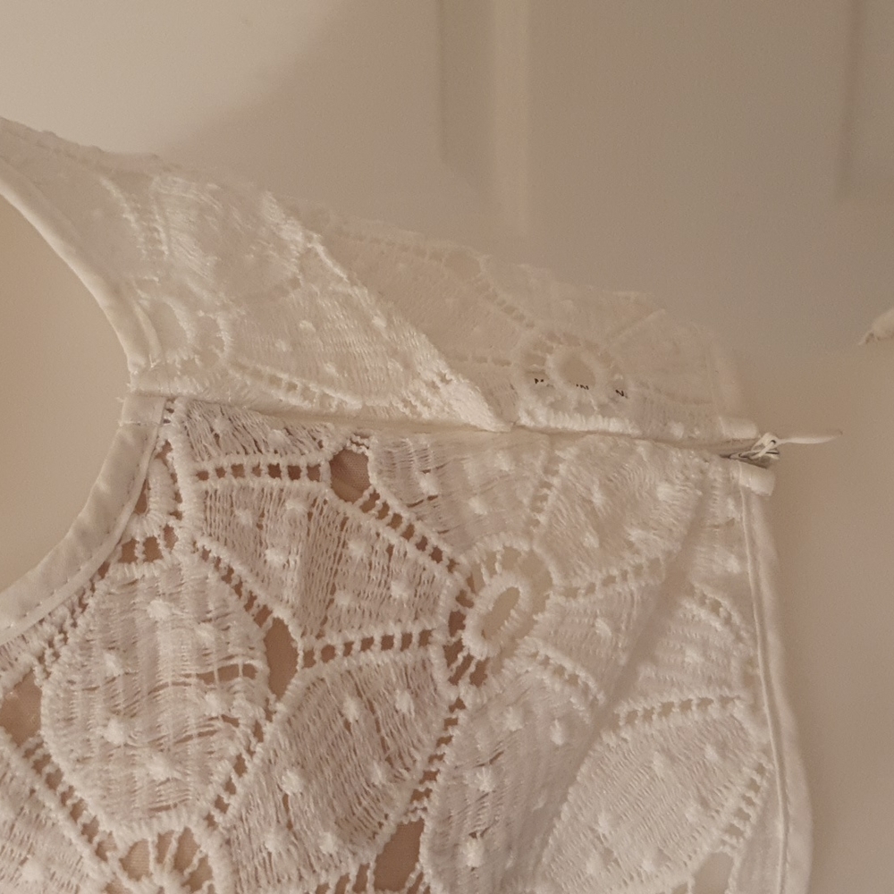 Absolutely Gorgeous Set Skirt and Crop Top - Picture 4 of 12